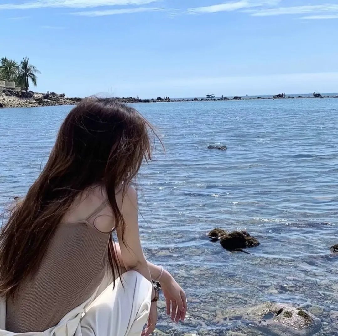 倒挂的爱丽丝